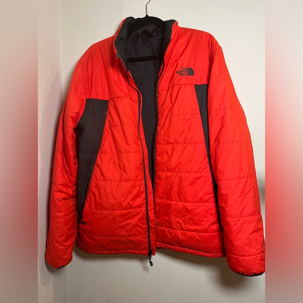 Men’s North Face Red/Orange Light weight puffy jacket
